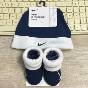 Nike 2 piece set 0-6 months nwt